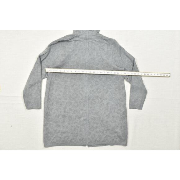 Chico's Gray Leopard Hooded Cardigan Sweater XL Size 3 Snap Button - Picture 3 of 8
